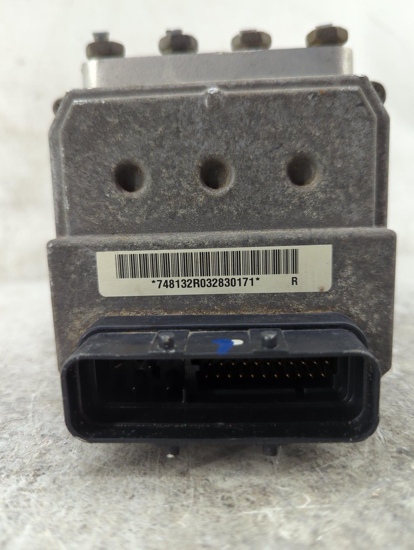 2004 Buick Regal ABS Pump Control Module Replacement P/N:10347407 18078132 Fits OEM Used Auto Parts - Oemusedautoparts1.com