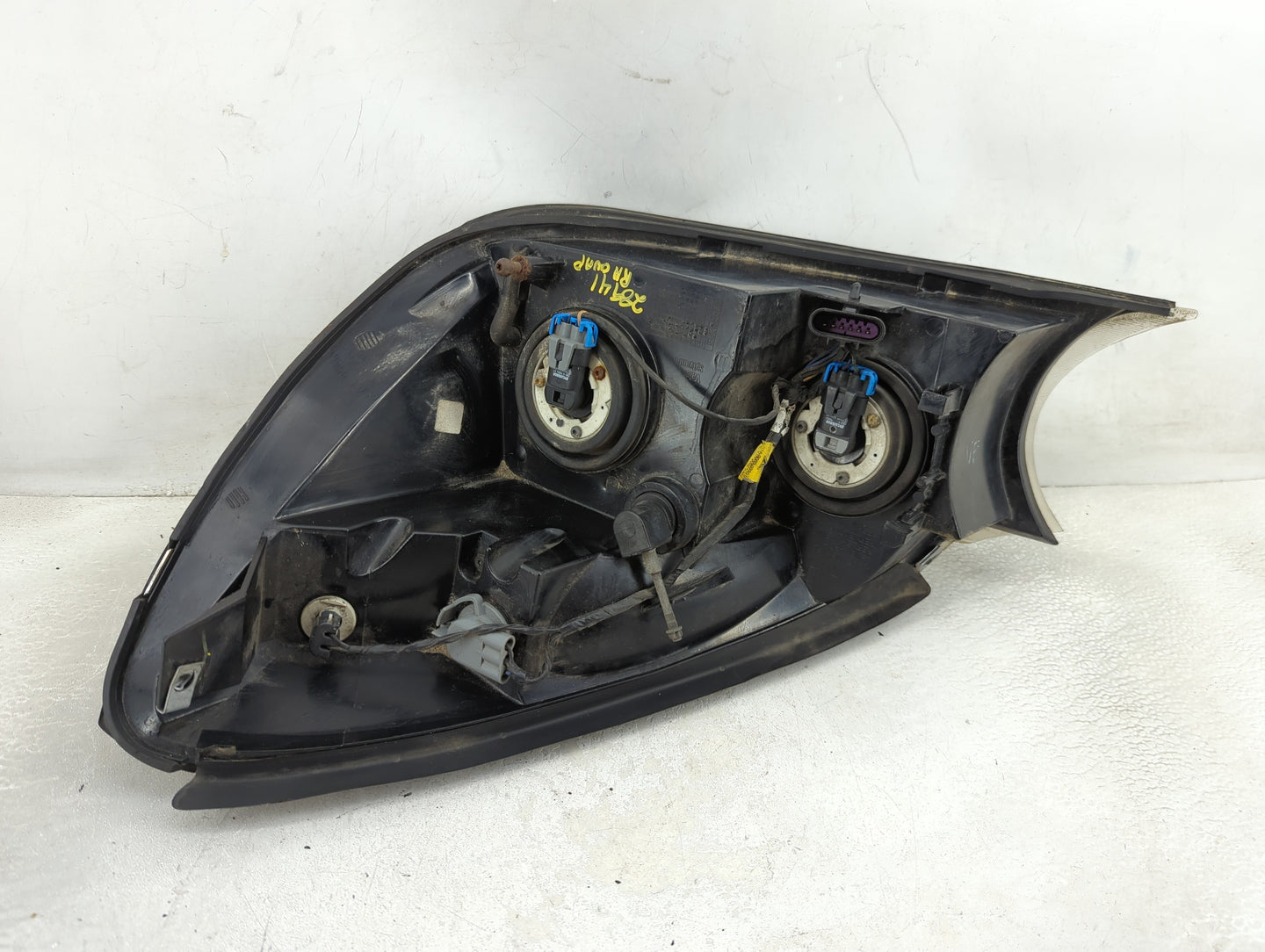2004-2005 Buick Rendezvous Passenger Right Oem Head Light Headlight Lamp - Oemusedautoparts1.com