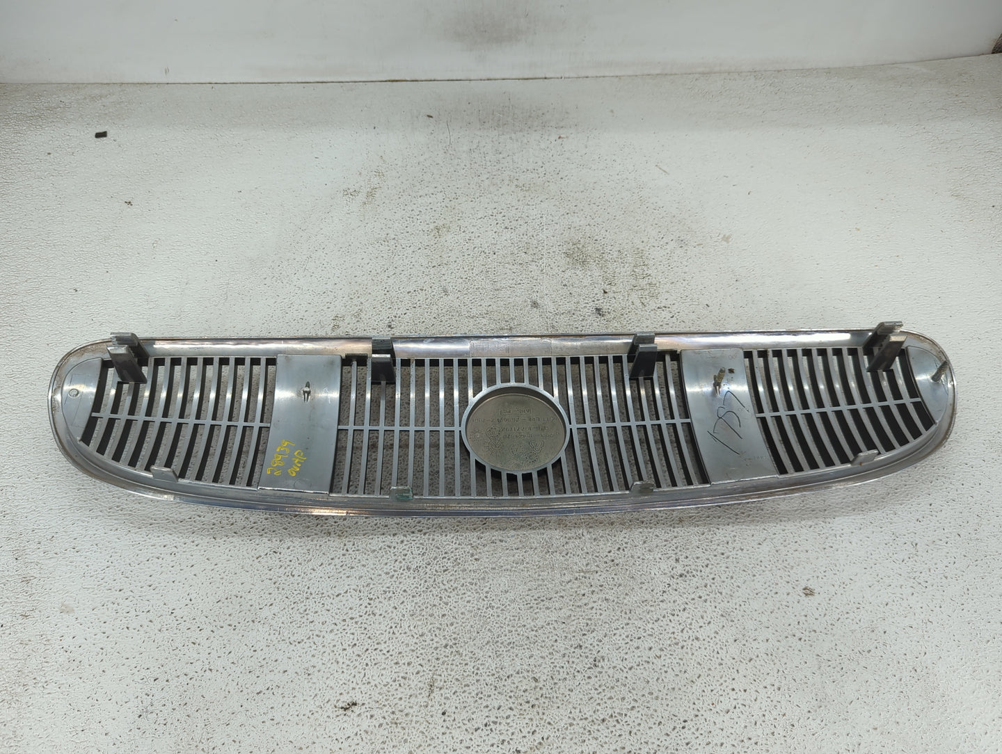2002-2005 Buick Rendezvous Front Bumper Grille - Oemusedautoparts1.com