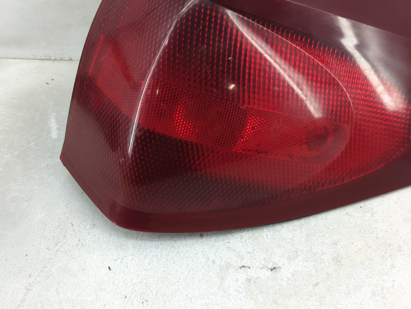 2004-2007 Buick Rendezvous Tail Light Assembly Passenger Right OEM Fits Fits 2004 2005 2006 2007 OEM Used Auto Parts - Oemus
