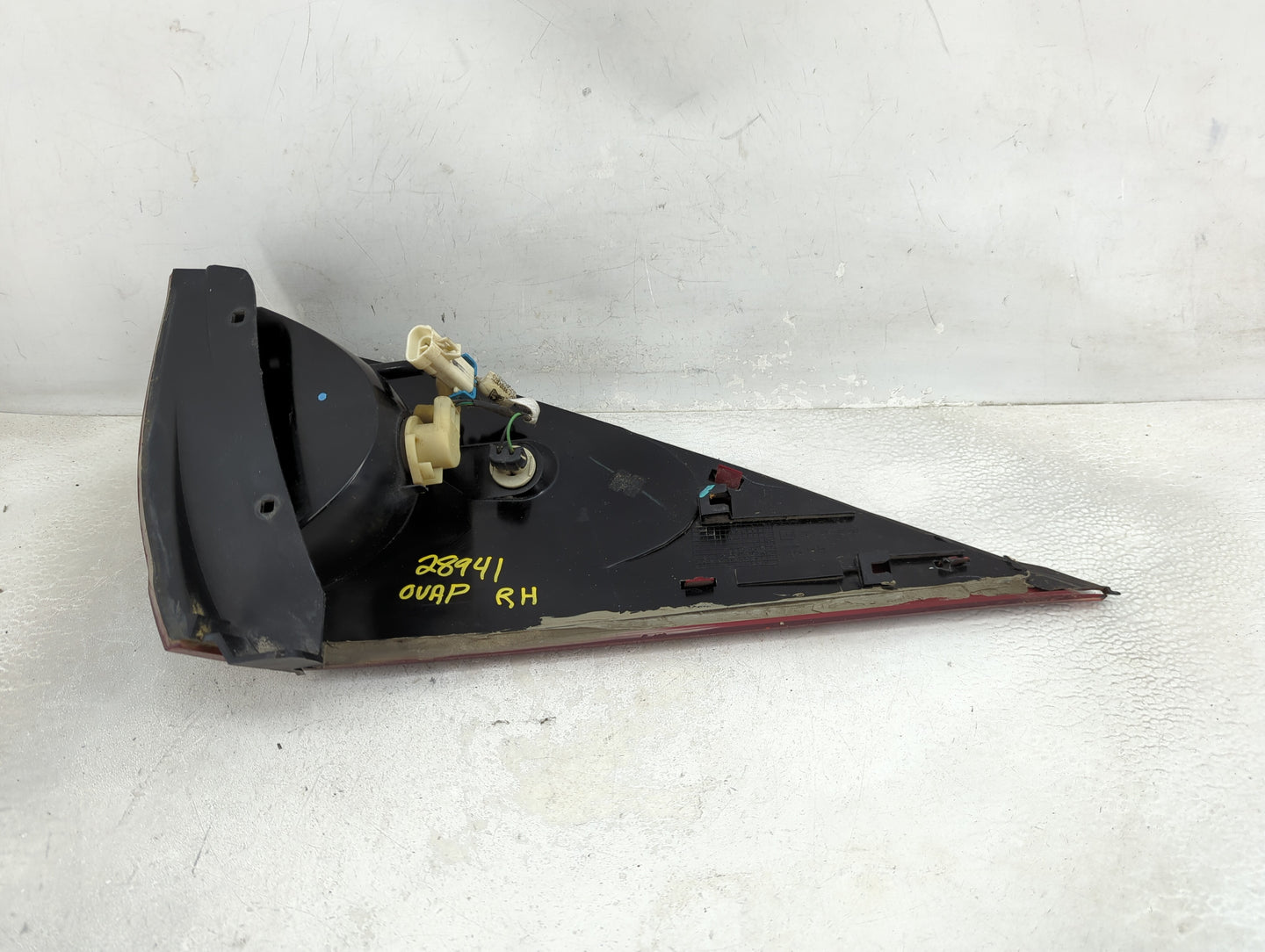 2004-2007 Buick Rendezvous Tail Light Assembly Passenger Right OEM Fits Fits 2004 2005 2006 2007 OEM Used Auto Parts - Oemus
