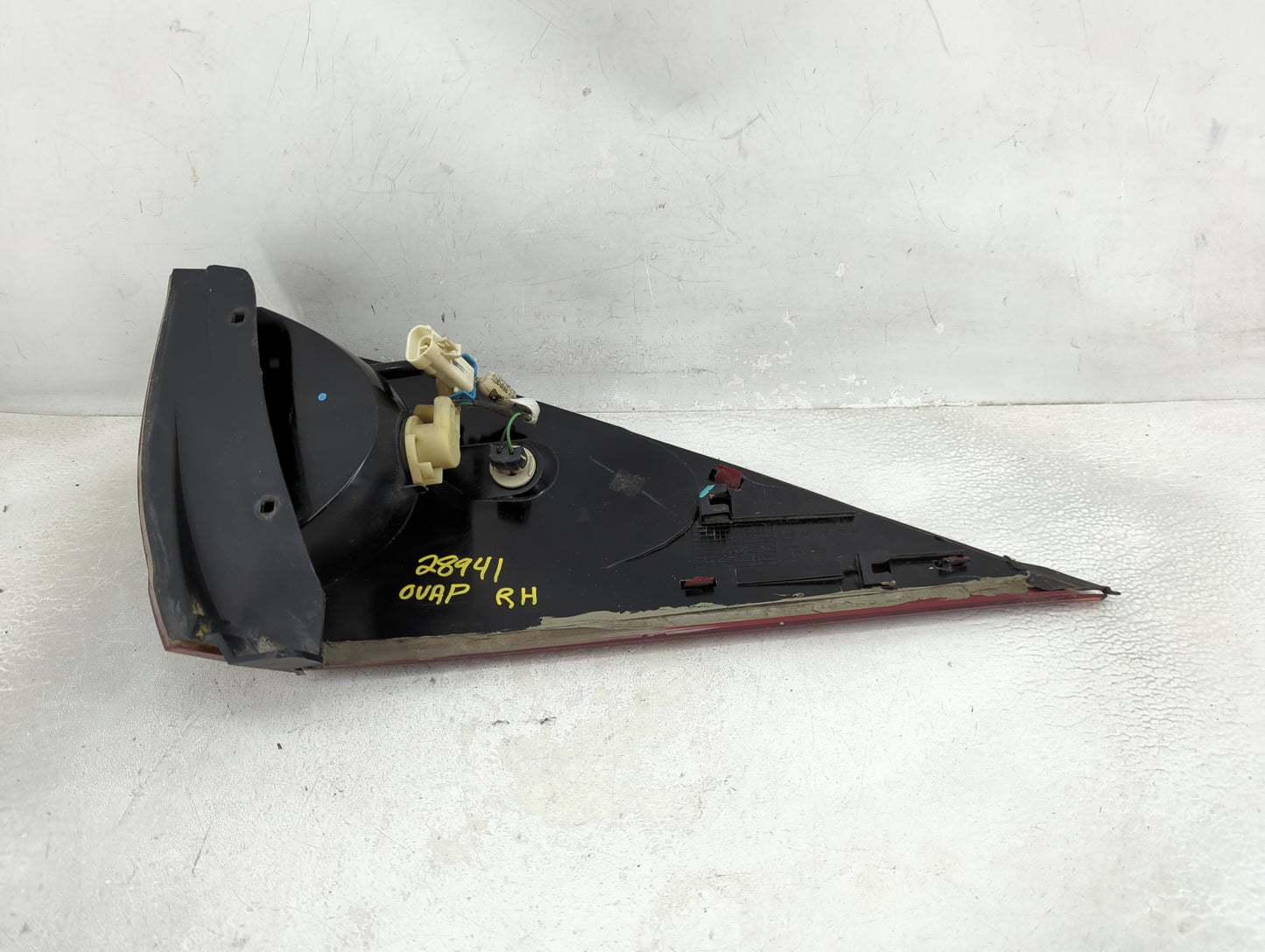 2004-2007 Buick Rendezvous Tail Light Assembly Passenger Right OEM Fits Fits 2004 2005 2006 2007 OEM Used Auto Parts - Oemus