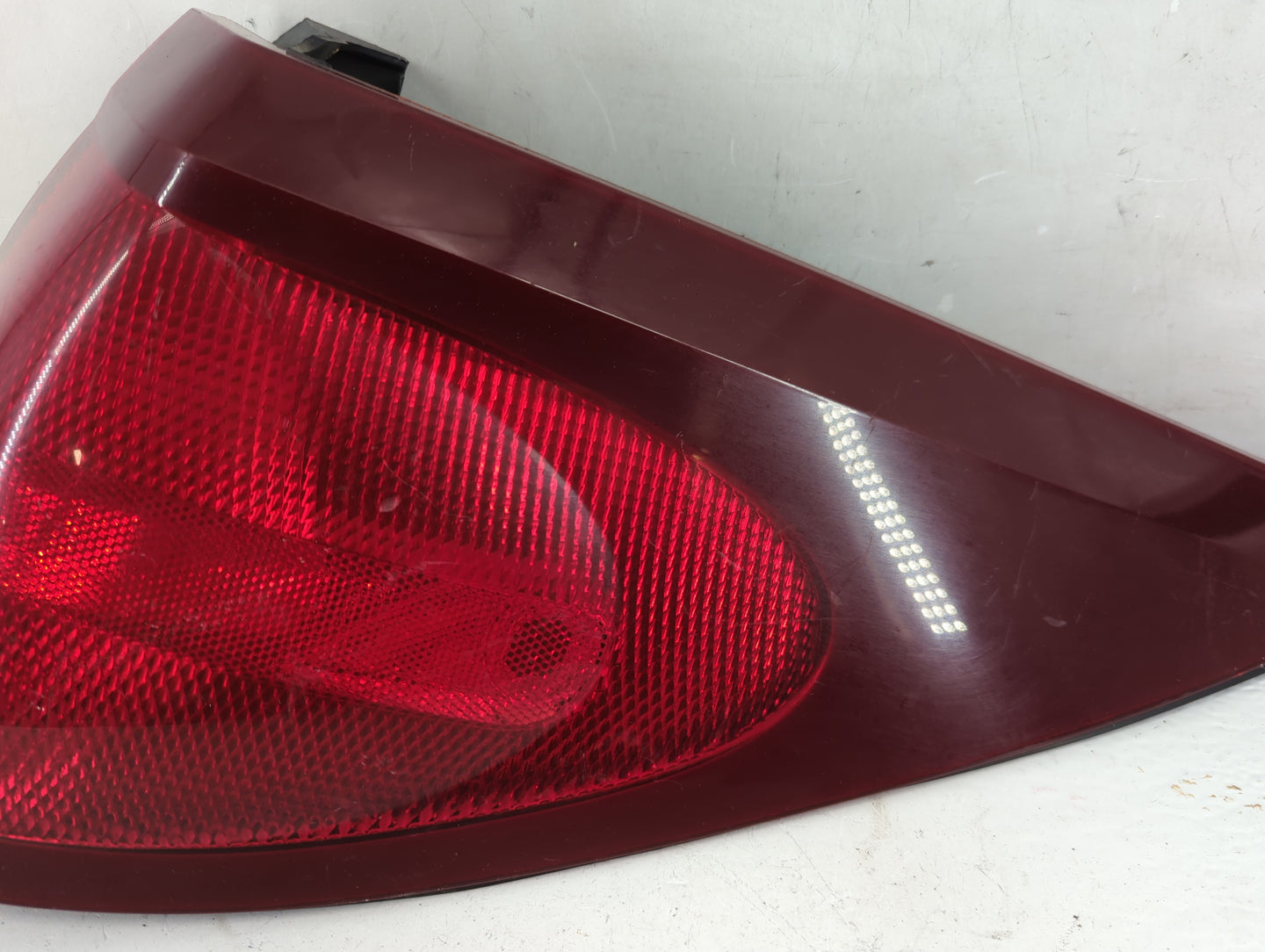 2004-2007 Buick Rendezvous Tail Light Assembly Passenger Right OEM Fits Fits 2004 2005 2006 2007 OEM Used Auto Parts - Oemus