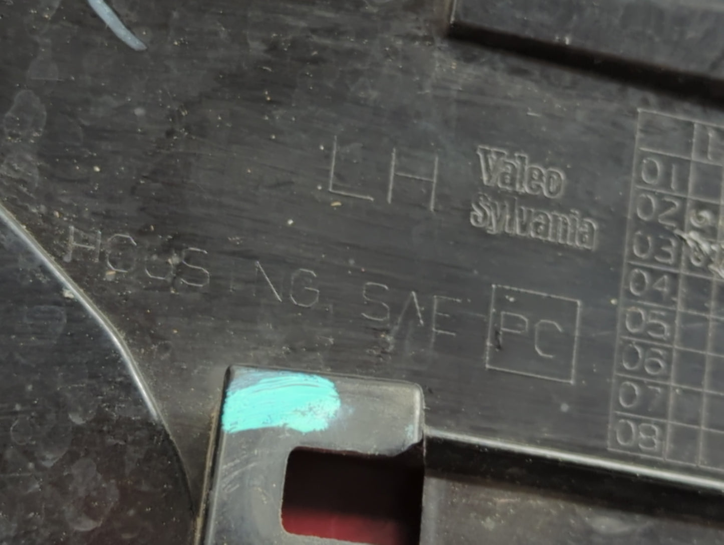 2004-2007 Buick Rendezvous Tail Light Assembly Driver Left OEM P/N:10352230 Fits Fits 2004 2005 2006 2007 OEM Used Auto Part