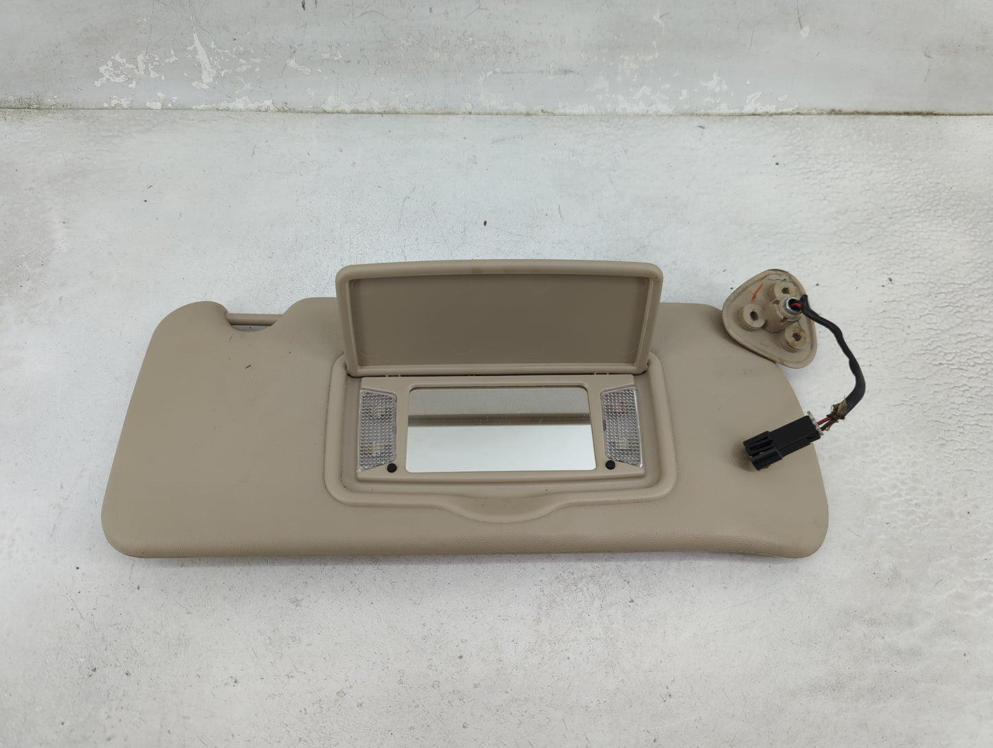 2003-2007 Cadillac Cts Sun Visor Shade Replacement Passenger Right Mirror Fits Fits 2003 2004 2005 2006 2007 OEM Used Auto P