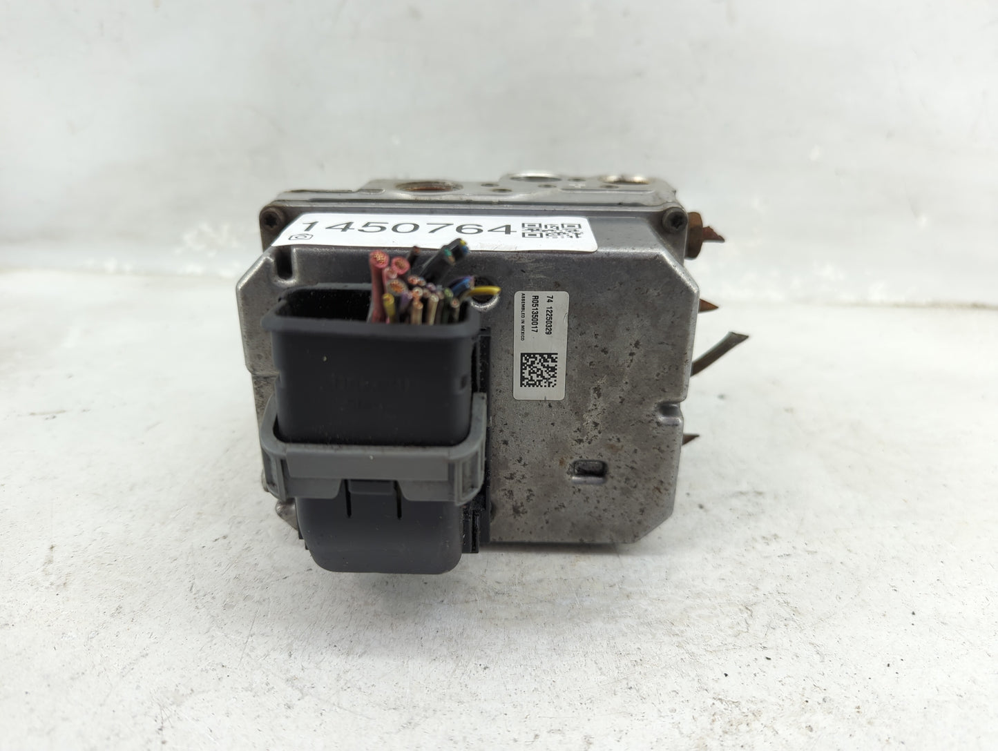 2004 Cadillac Cts ABS Pump Control Module Replacement P/N:25758391 Fits OEM Used Auto Parts - Oemusedautoparts1.com
