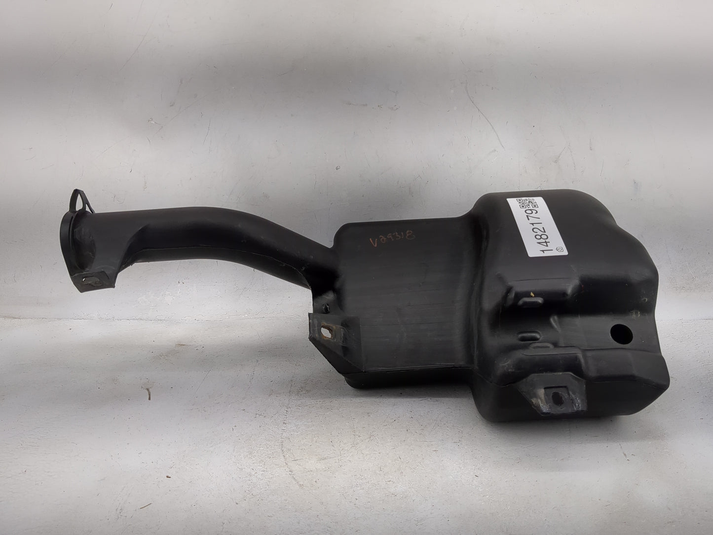 2003-2007 Cadillac Cts Windshield Washer Fluid Reservoir Bottle 1482179 - Oemusedautoparts1.com