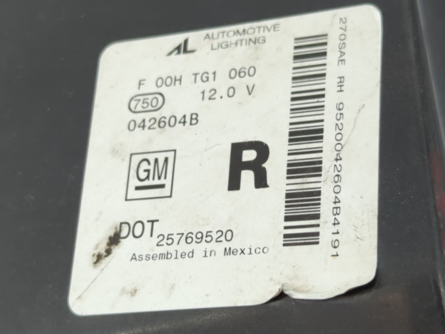 2004-2005 Cadillac Deville Passenger Right Oem Head Light Headlight Lamp - Oemusedautoparts1.com
