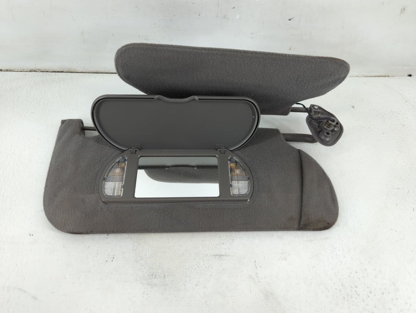 2000-2005 Cadillac Deville Sun Visor Shade Replacement Passenger Right Mirror Fits Fits 2000 2001 2002 2003 2004 2005 OEM Us