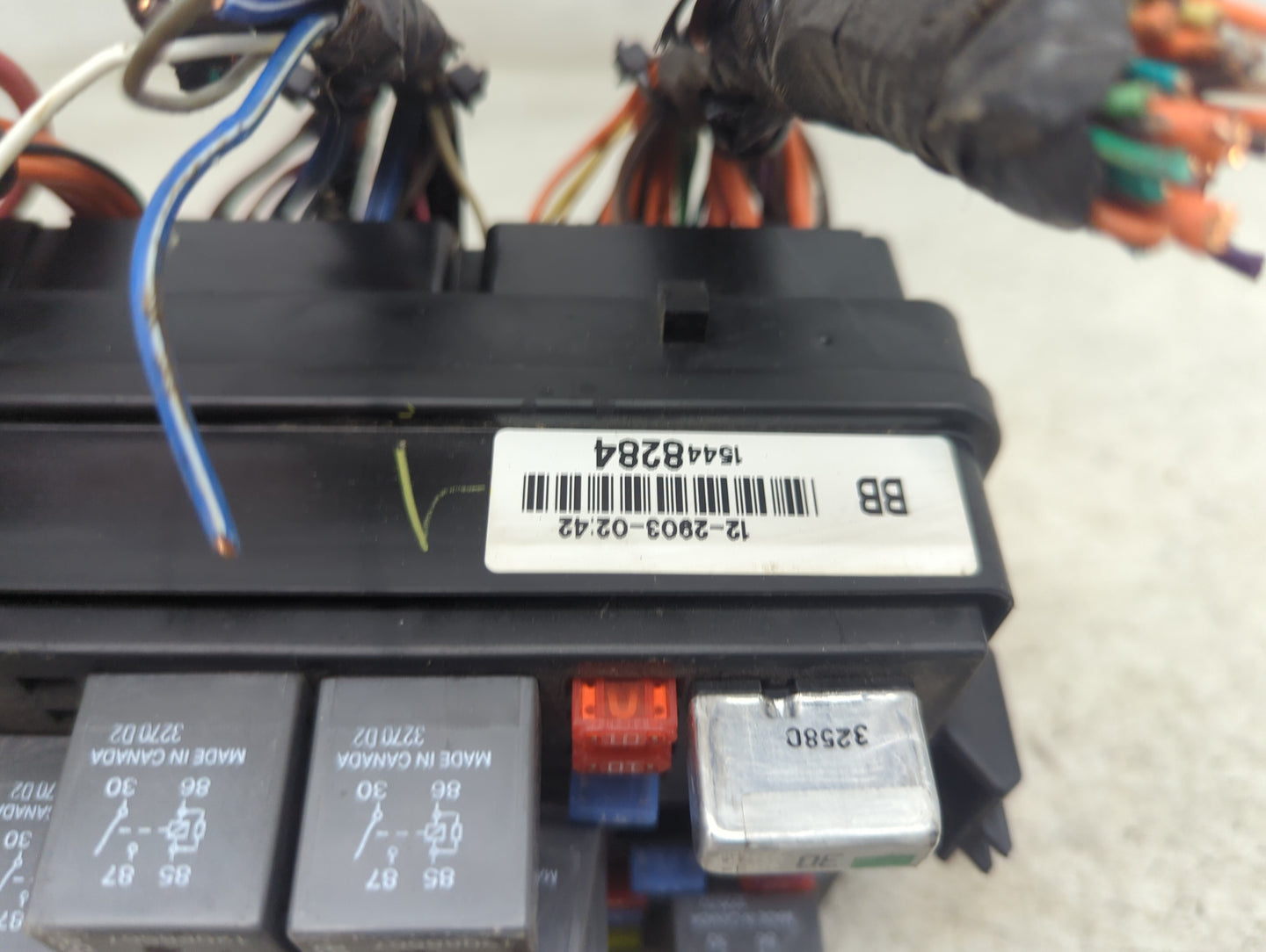 2004 Cadillac Deville Fusebox Fuse Box Panel Relay Module P/N:12-2903-02:42 15448284 Fits OEM Used Auto Parts - Oemusedautop