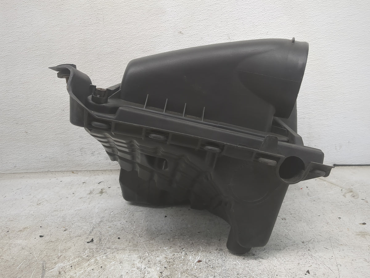 2004-2005 Cadillac Deville Air Cleaner Intake-duct Hose Tube - Oemusedautoparts1.com