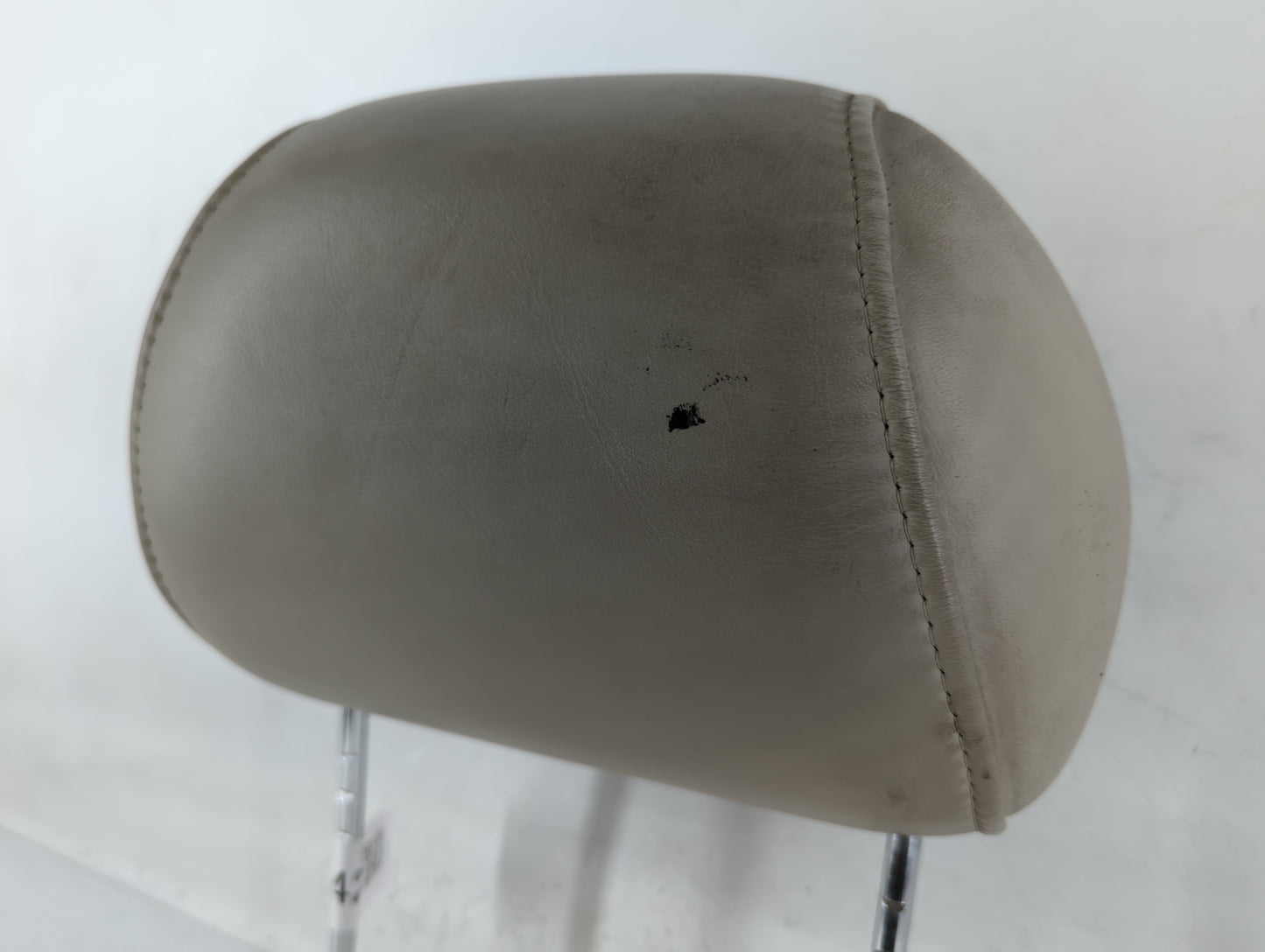 2004-2005 Cadillac Deville Headrest Head Rest Front Driver Passenger Seat Fits Fits 2004 2005 OEM Used Auto Parts - Oemuseda