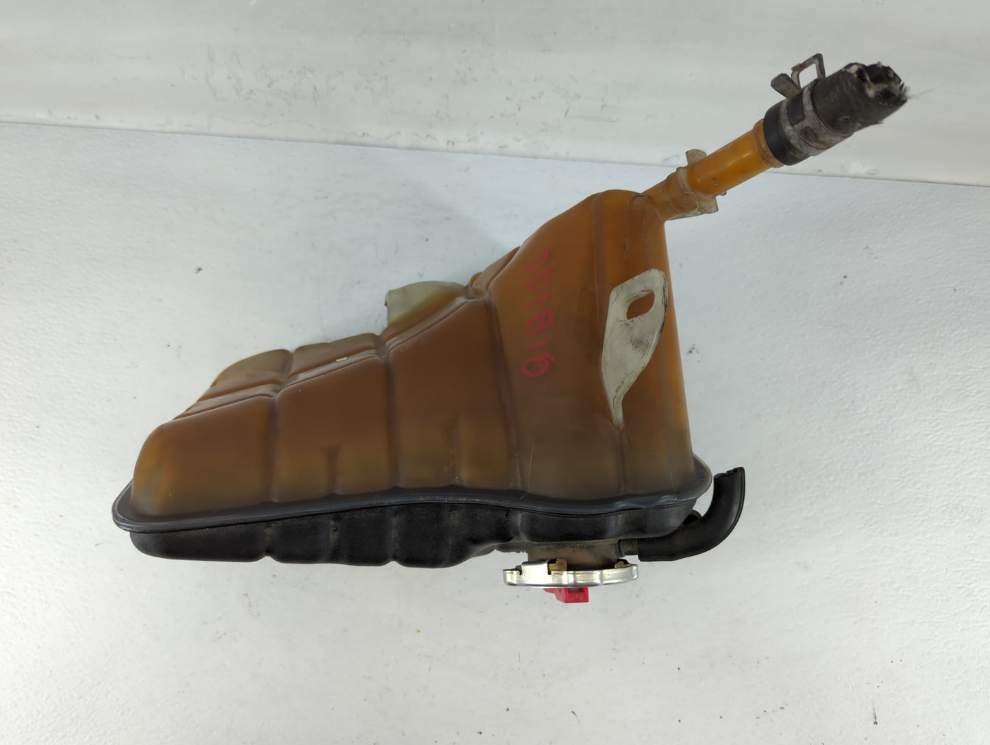 2000 Cadillac Deville Radiator Coolant Overflow Expansion Tank Bottle - Oemusedautoparts1.com