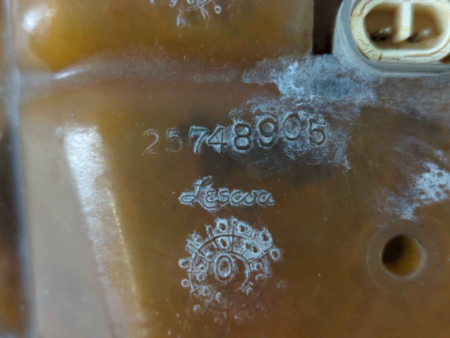 2000 Cadillac Deville Radiator Coolant Overflow Expansion Tank Bottle - Oemusedautoparts1.com