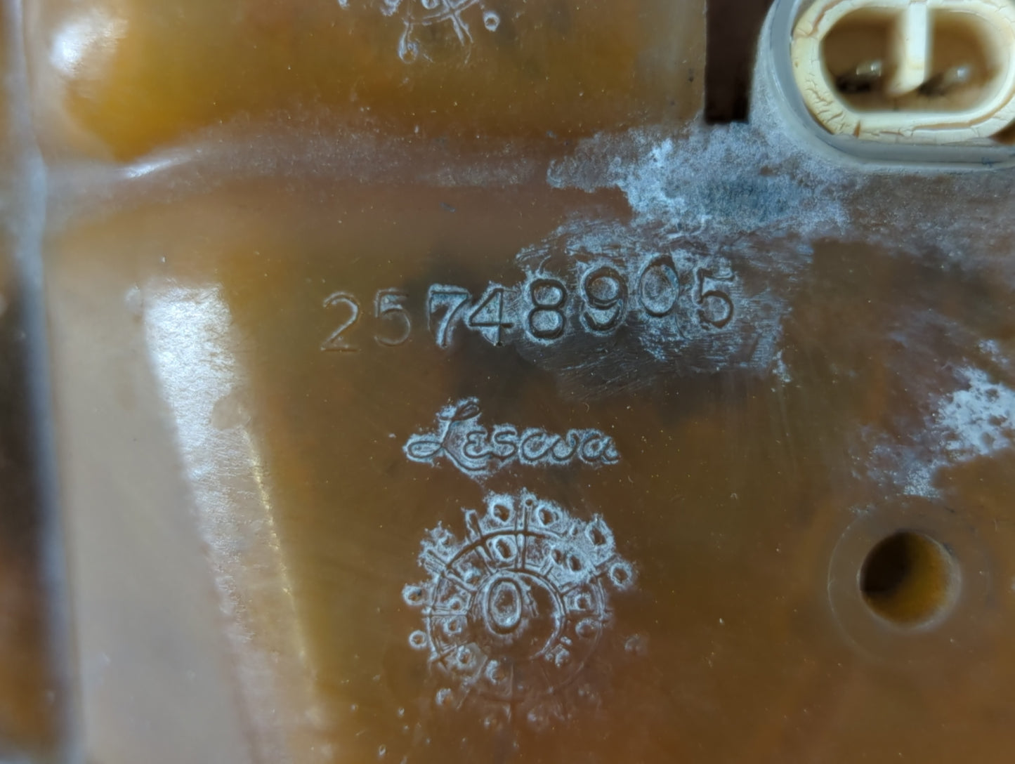 2000 Cadillac Deville Radiator Coolant Overflow Expansion Tank Bottle - Oemusedautoparts1.com