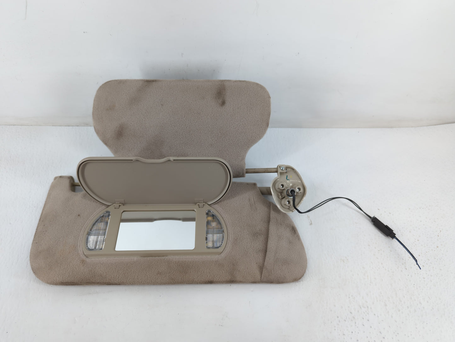 2000-2005 Cadillac Deville Sun Visor Shade Replacement Passenger Right Mirror Fits Fits 2000 2001 2002 2003 2004 2005 OEM Us