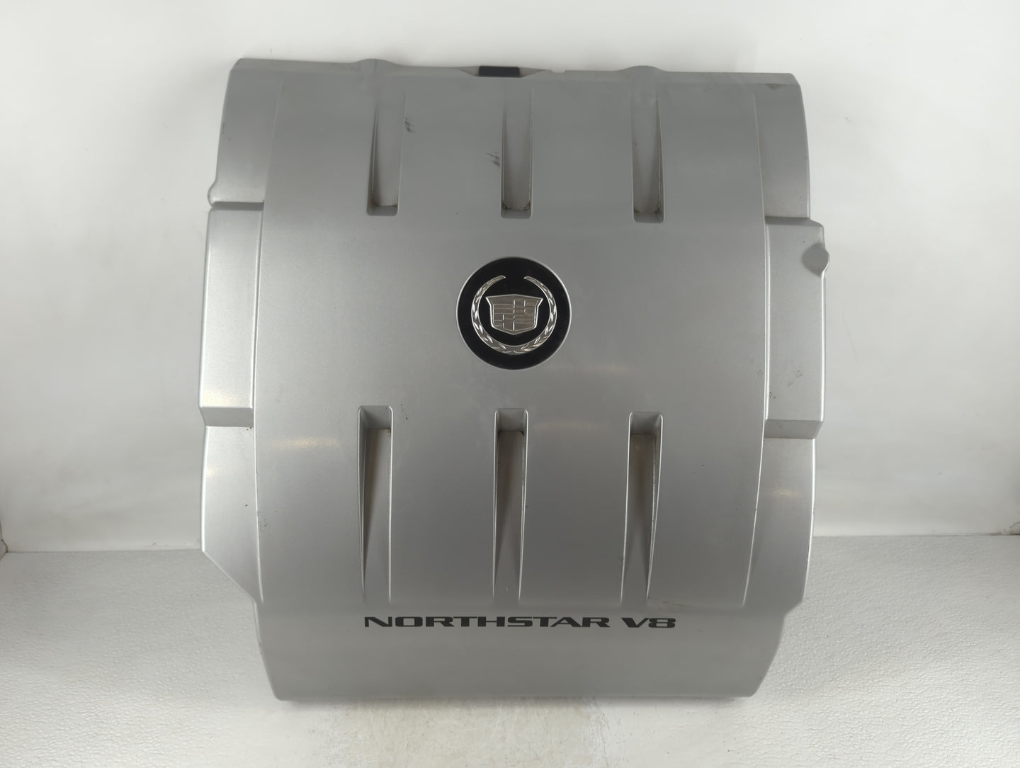 2004 Cadillac Deville Engine Cover - Oemusedautoparts1.com