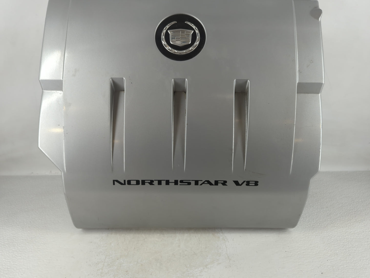 2004 Cadillac Deville Engine Cover - Oemusedautoparts1.com