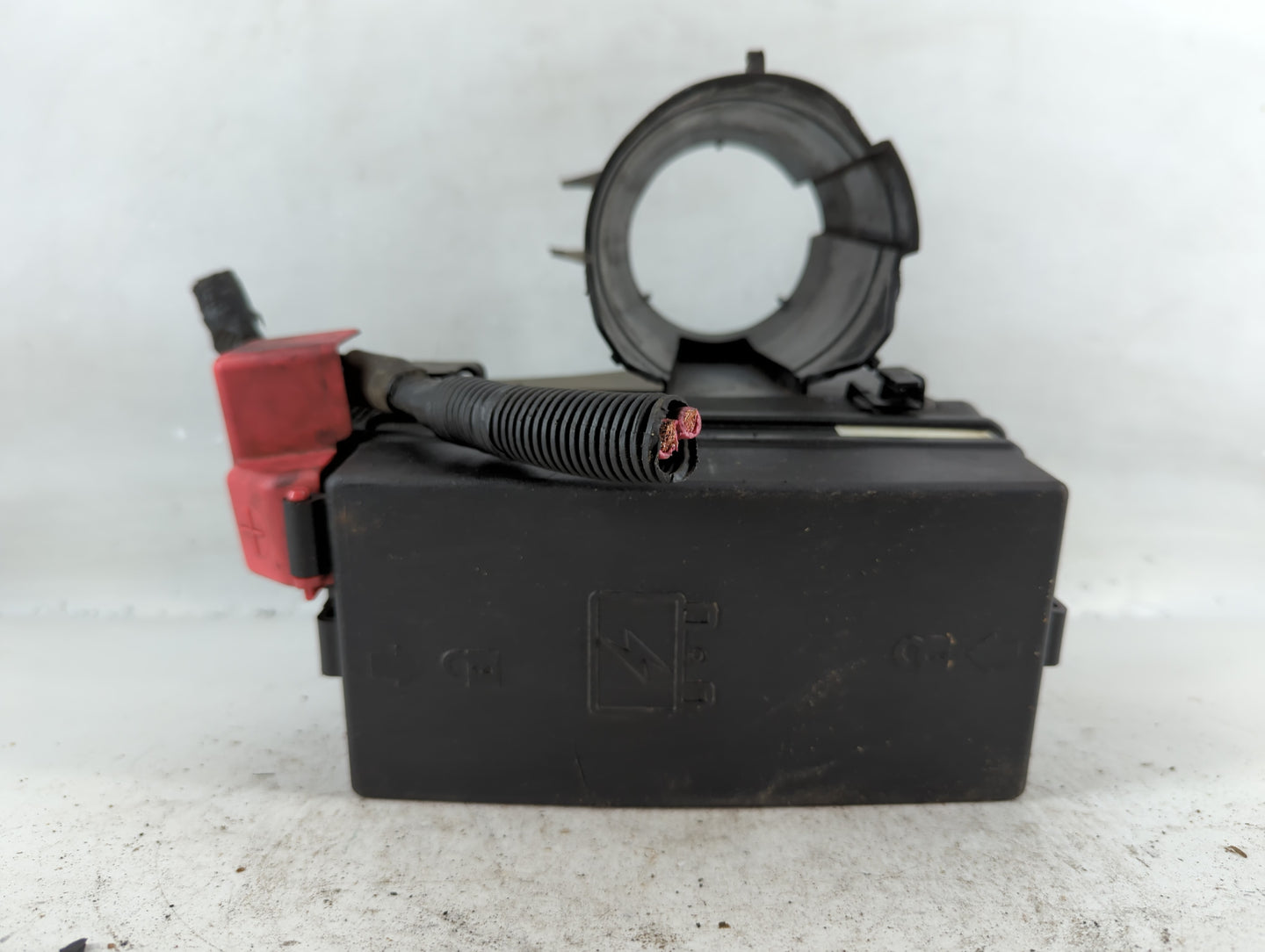 2004-2005 Cadillac Deville Fusebox Fuse Box Panel Relay Module P/N:15460301 Fits Fits 2004 2005 OEM Used Auto Parts - Oemuse