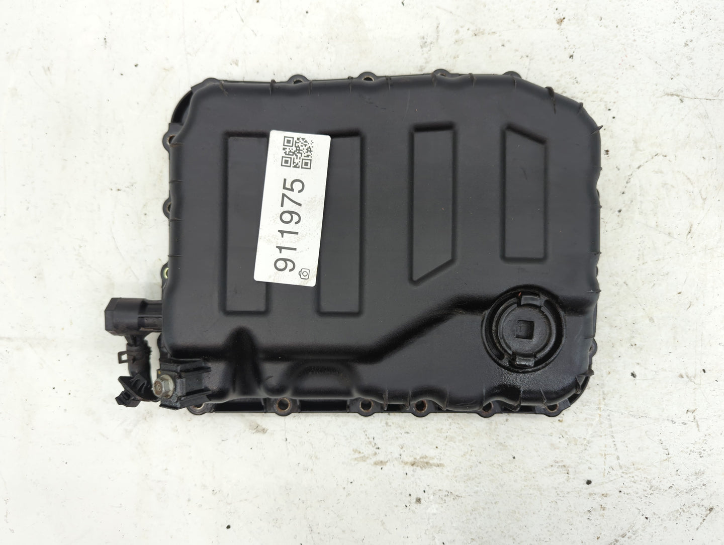 1994-2005 Cadillac Deville Engine Oil Pan P/N:45280-26100 Fits OEM Used Auto Parts - Oemusedautoparts1.com