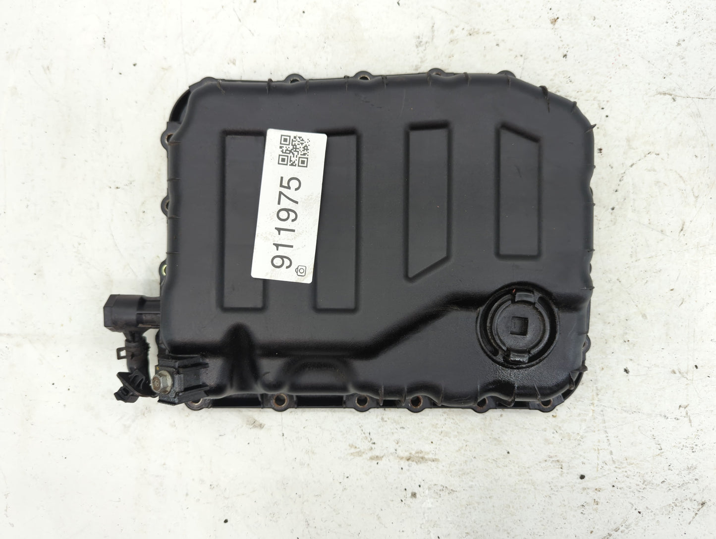 1994-2005 Cadillac Deville Engine Oil Pan P/N:45280-26100 Fits OEM Used Auto Parts - Oemusedautoparts1.com