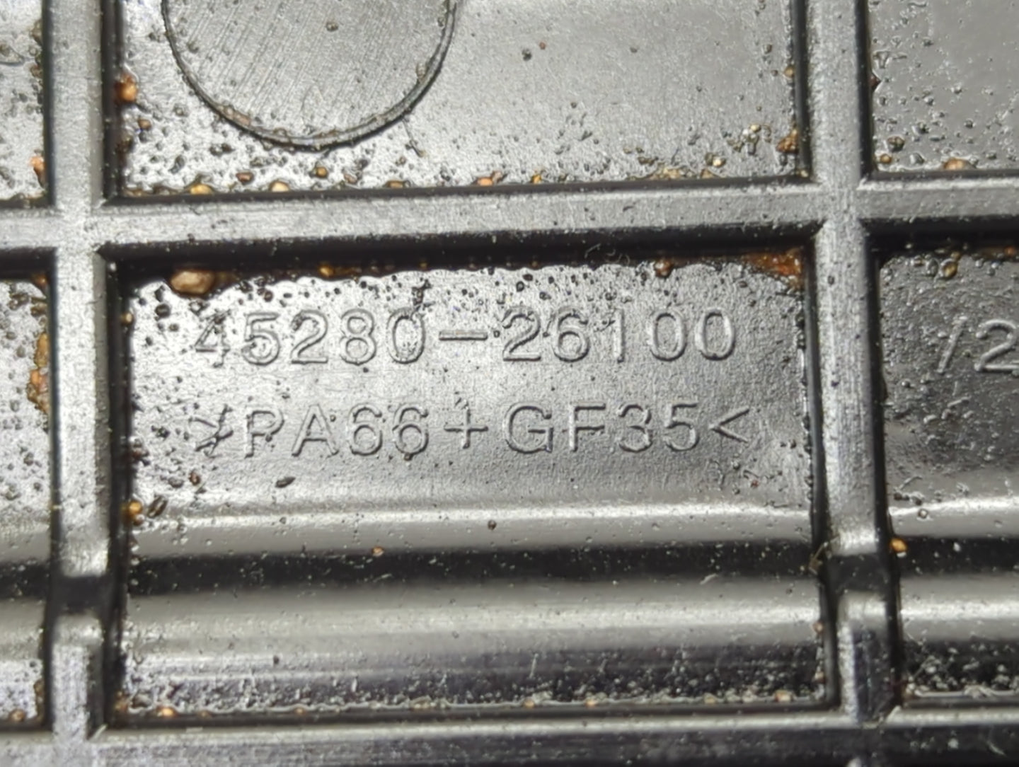 1994-2005 Cadillac Deville Engine Oil Pan P/N:45280-26100 Fits OEM Used Auto Parts - Oemusedautoparts1.com