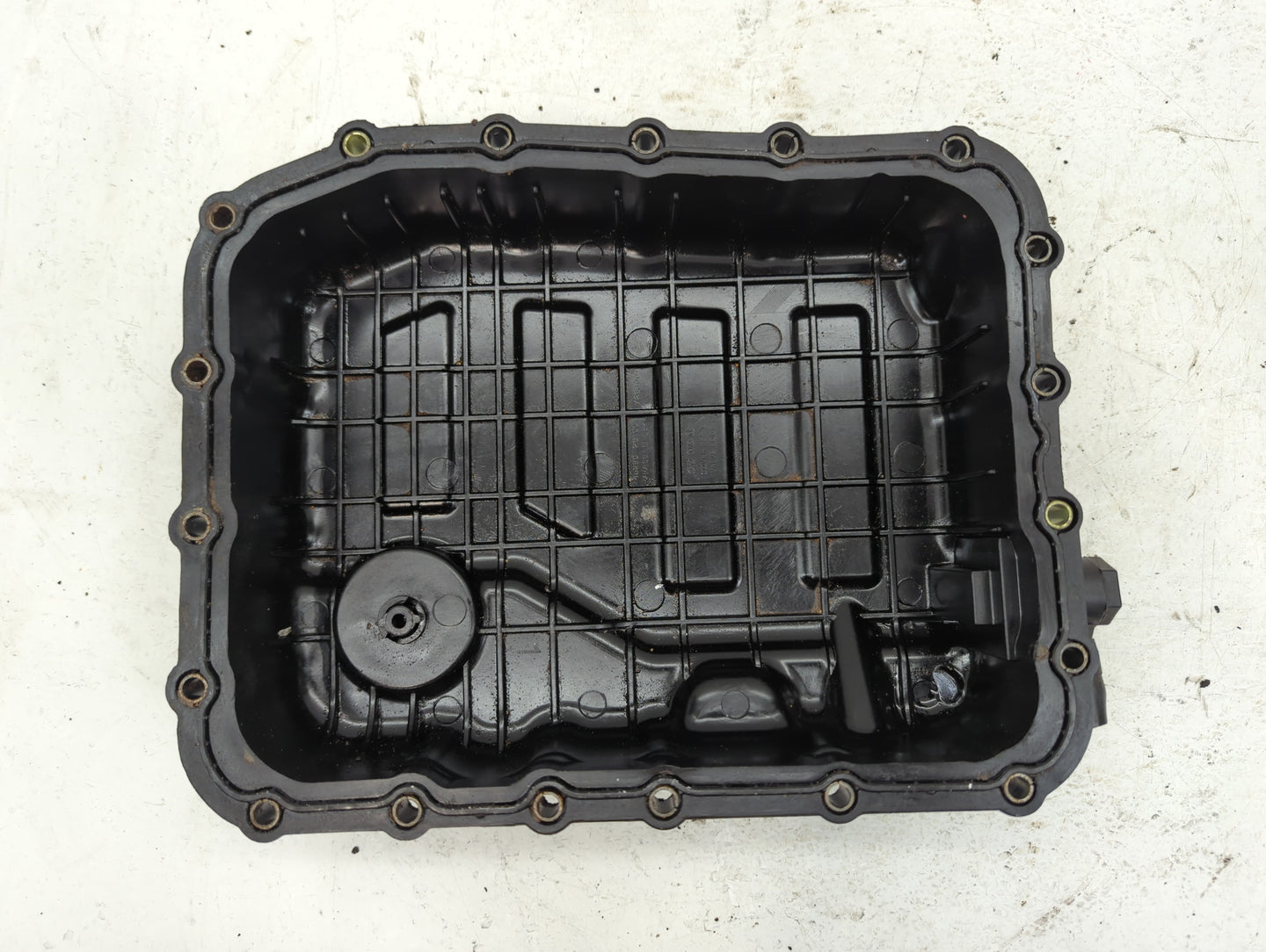 1994-2005 Cadillac Deville Engine Oil Pan P/N:45280-26100 Fits OEM Used Auto Parts - Oemusedautoparts1.com