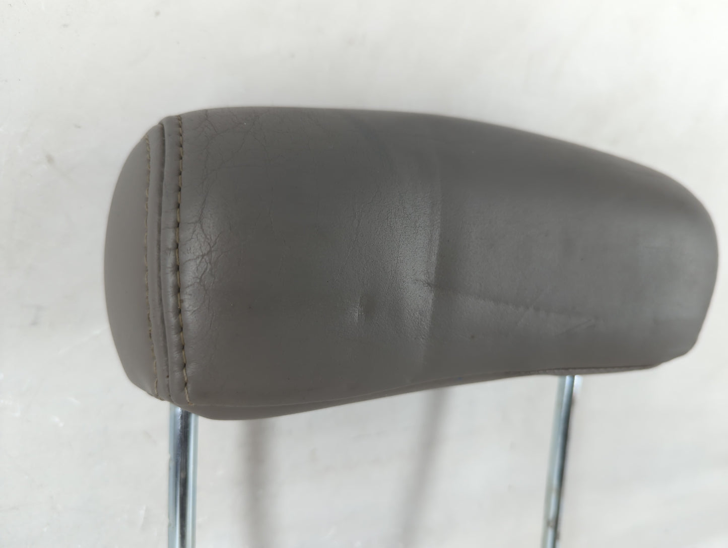 2003-2006 Cadillac Escalade Headrest Head Rest Rear Seat Fits Fits 2003 2004 2005 2006 OEM Used Auto Parts - Oemusedautopart