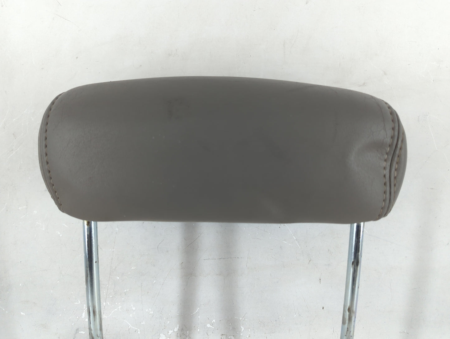 2003-2006 Cadillac Escalade Headrest Head Rest Rear Seat Fits Fits 2003 2004 2005 2006 OEM Used Auto Parts - Oemusedautopart