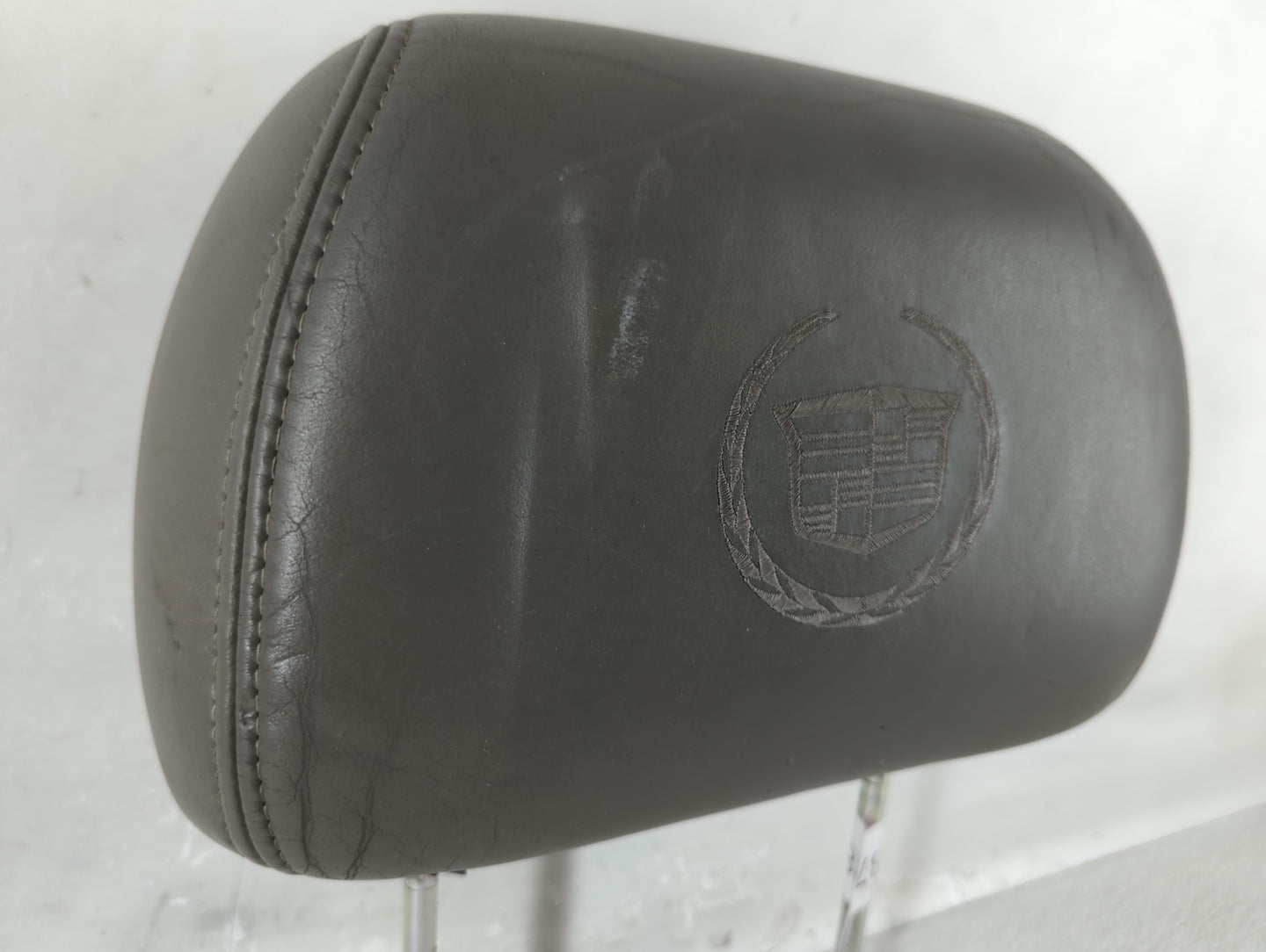 2003-2006 Cadillac Escalade Headrest Head Rest Rear Seat Fits Fits 2003 2004 2005 2006 OEM Used Auto Parts - Oemusedautopart