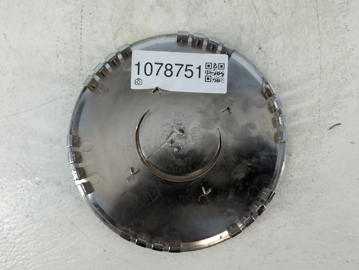 2004 Cadillac Escalade Center Cap Oem 1078751 - Oemusedautoparts1.com