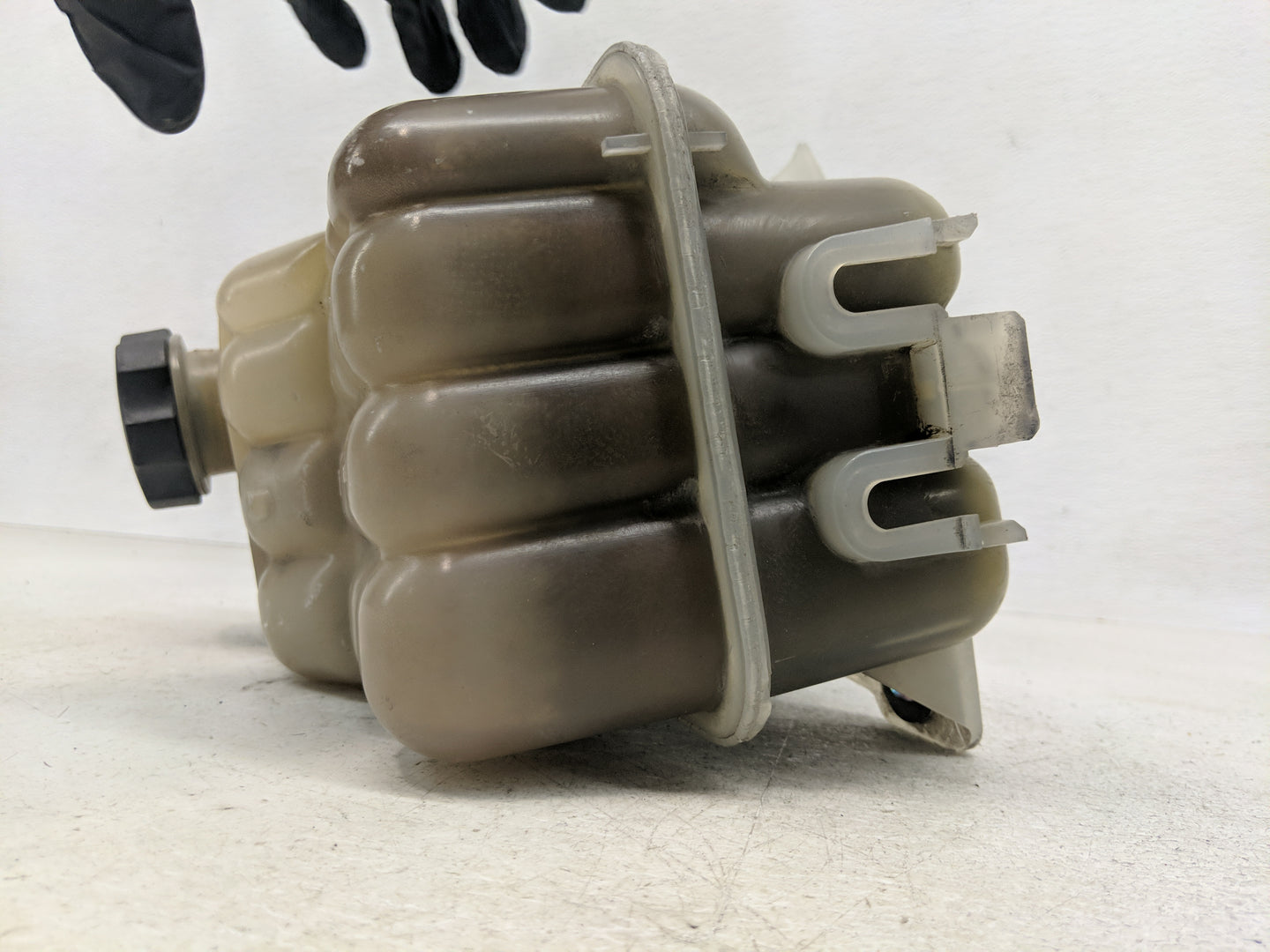 2002-2005 Cadillac Escalade Windshield Washer Fluid Reservoir Bottle Oem - Oemusedautoparts1.com