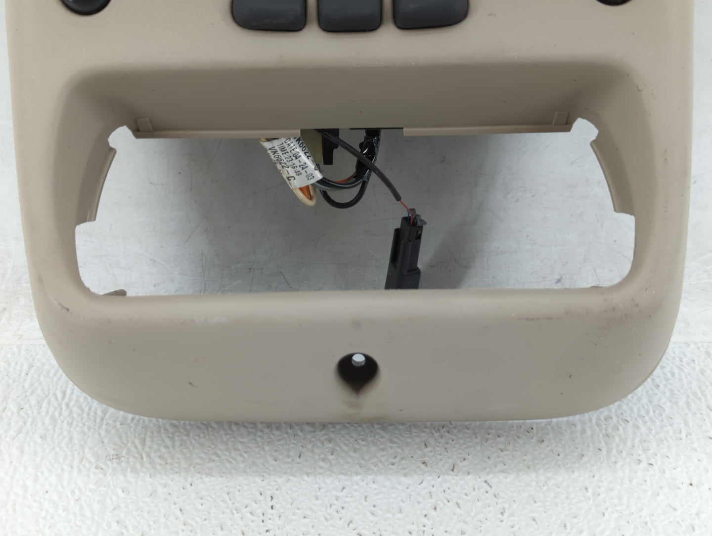 2003-2006 Cadillac Escalade Overhead Console W/rear Climate Control - Oemusedautoparts1.com