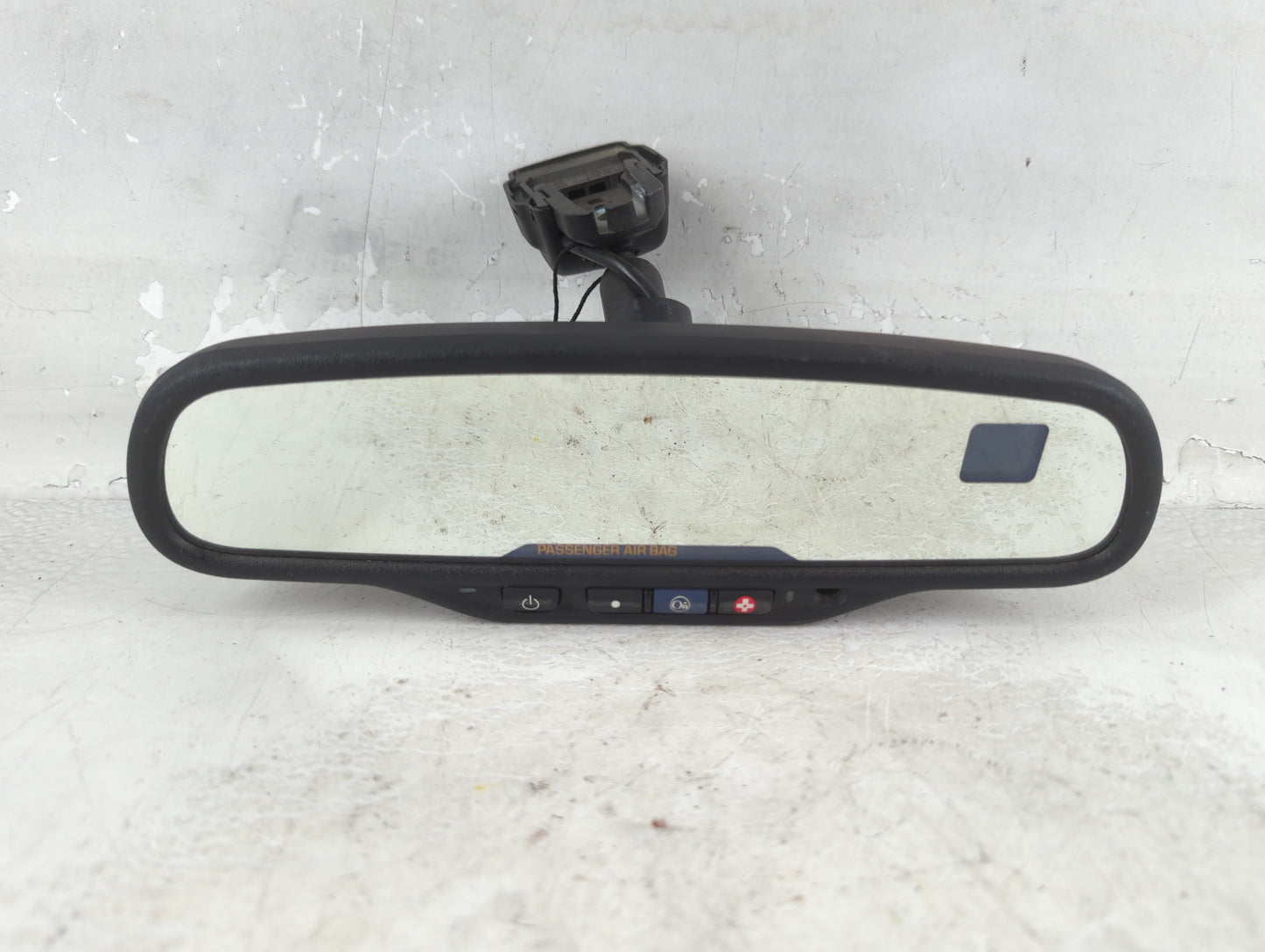 2004 Cadillac Escalade Interior Rear View Mirror Replacement OEM P/N:15176973 Fits OEM Used Auto Parts - Oemusedautoparts1.c