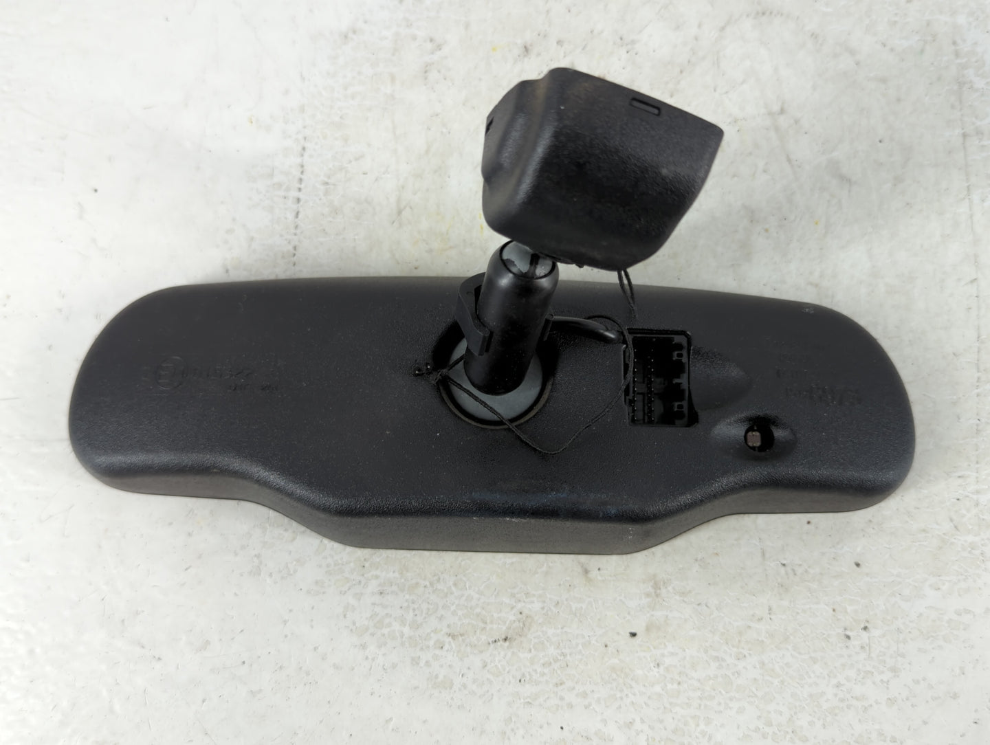2004 Cadillac Escalade Interior Rear View Mirror Replacement OEM P/N:15176973 Fits OEM Used Auto Parts - Oemusedautoparts1.c
