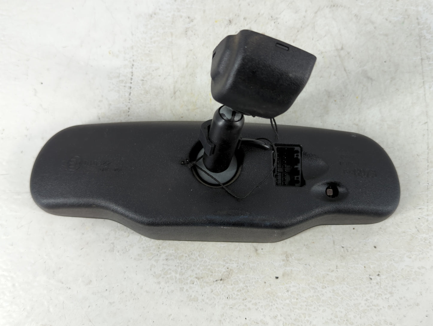 2004 Cadillac Escalade Interior Rear View Mirror Replacement OEM P/N:15176973 Fits OEM Used Auto Parts - Oemusedautoparts1.c