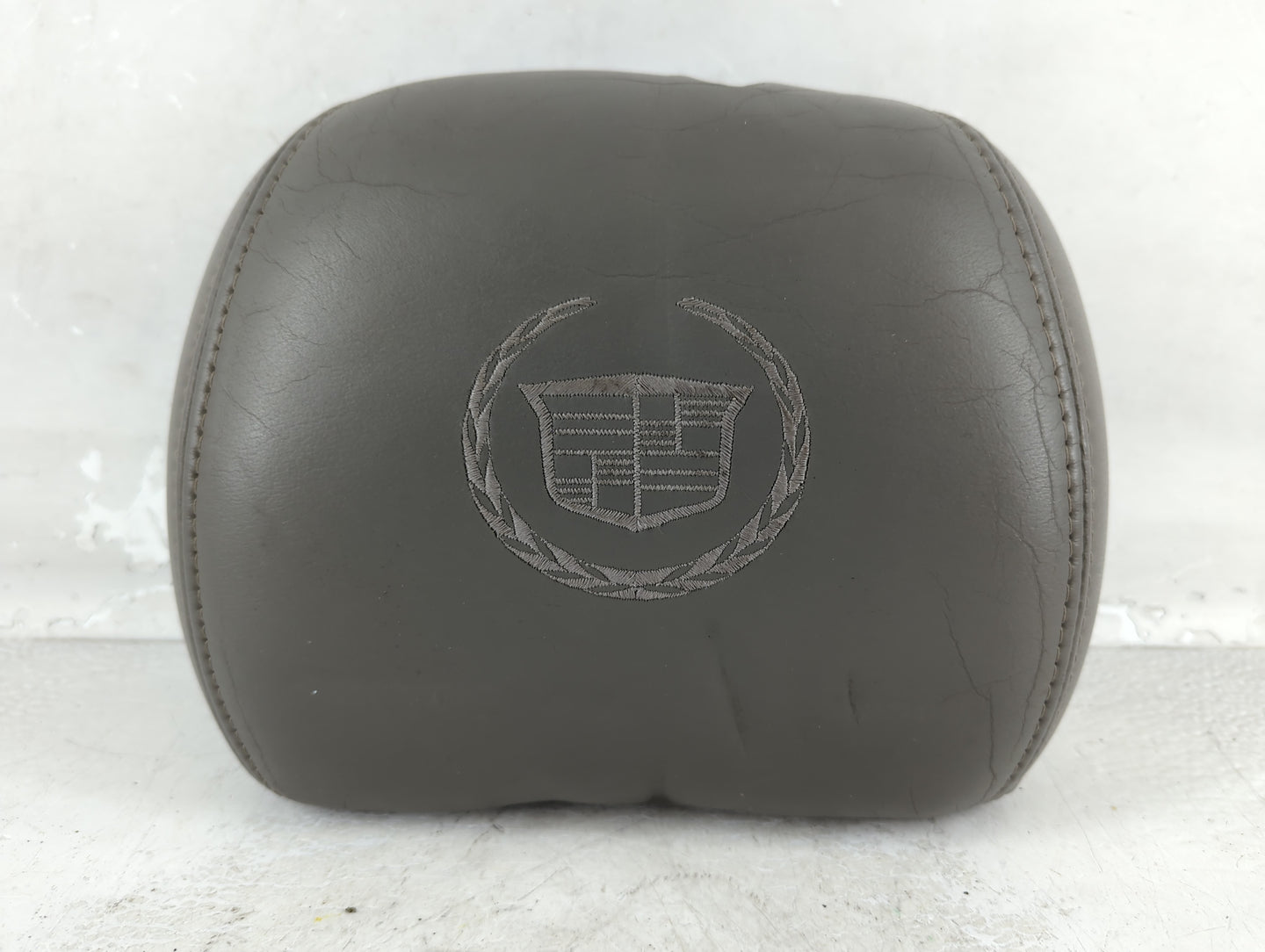2003-2006 Cadillac Escalade Headrest Head Rest Rear Seat Fits Fits 2003 2004 2005 2006 OEM Used Auto Parts - Oemusedautopart