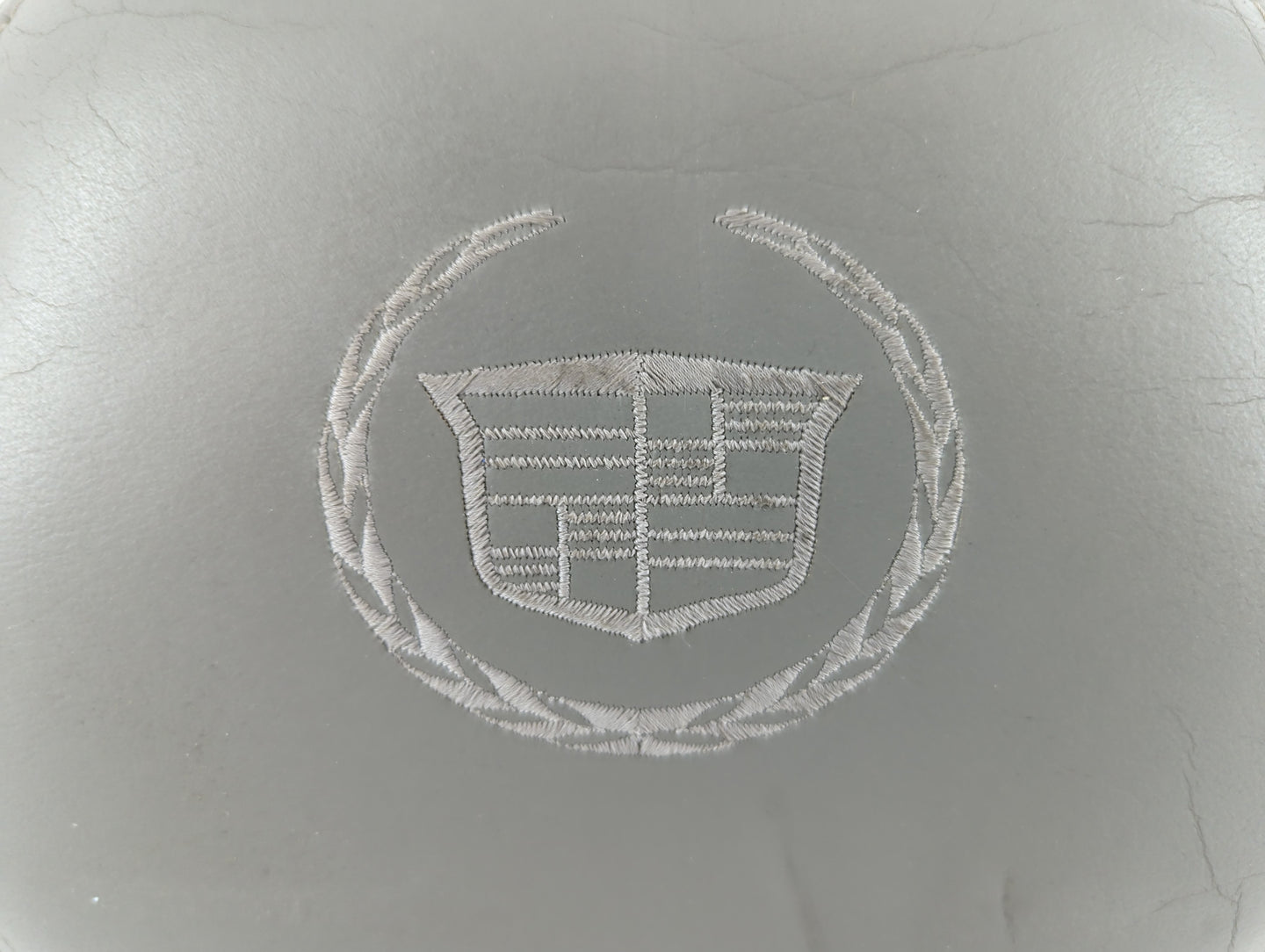 2003-2006 Cadillac Escalade Headrest Head Rest Rear Seat Fits Fits 2003 2004 2005 2006 OEM Used Auto Parts - Oemusedautopart