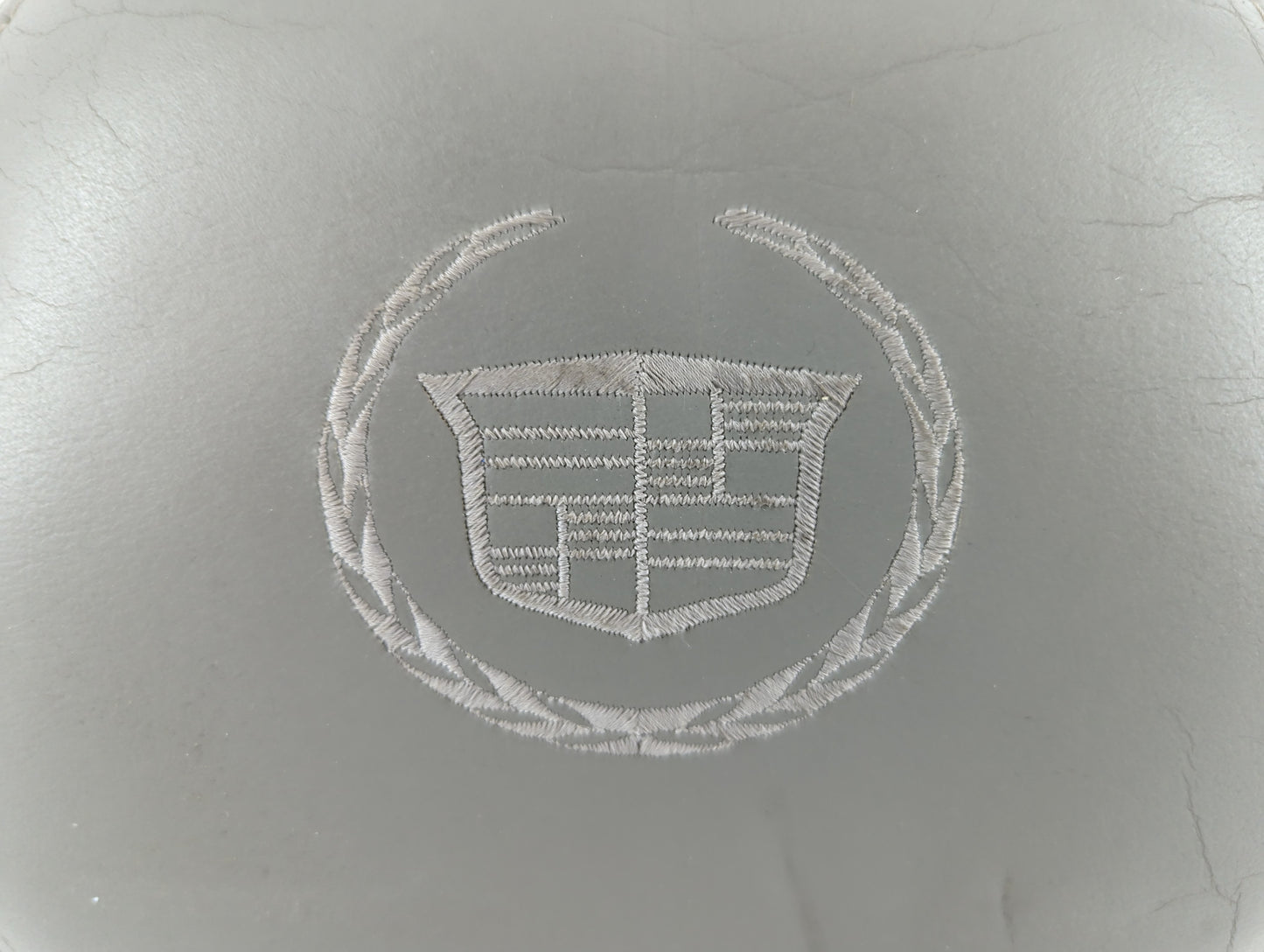 2003-2006 Cadillac Escalade Headrest Head Rest Rear Seat Fits Fits 2003 2004 2005 2006 OEM Used Auto Parts - Oemusedautopart