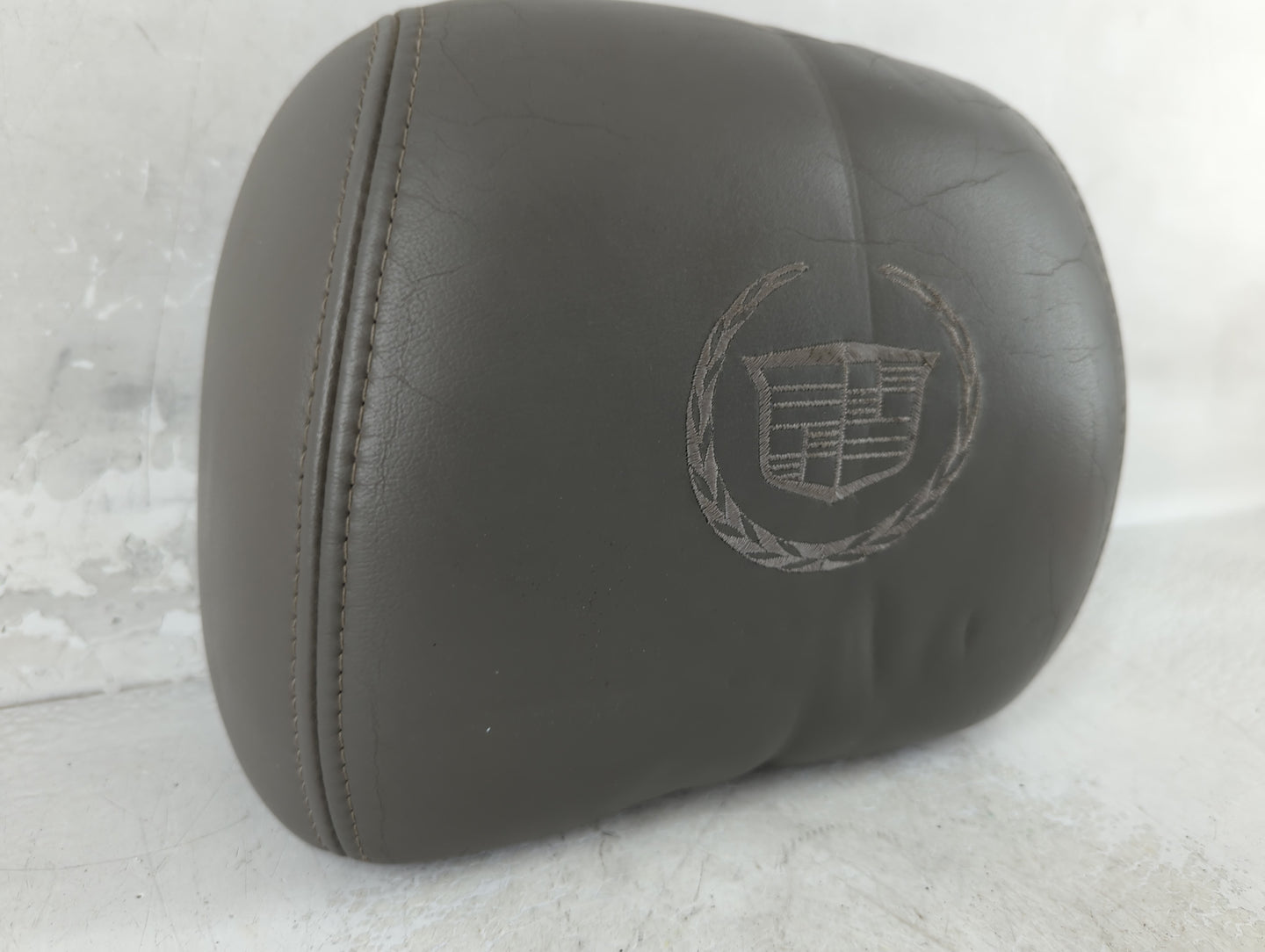 2003-2006 Cadillac Escalade Headrest Head Rest Rear Seat Fits Fits 2003 2004 2005 2006 OEM Used Auto Parts - Oemusedautopart