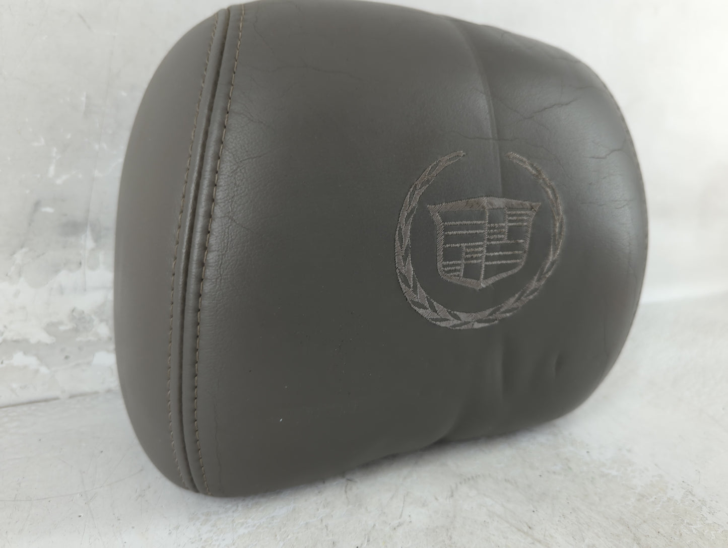 2003-2006 Cadillac Escalade Headrest Head Rest Rear Seat Fits Fits 2003 2004 2005 2006 OEM Used Auto Parts - Oemusedautopart