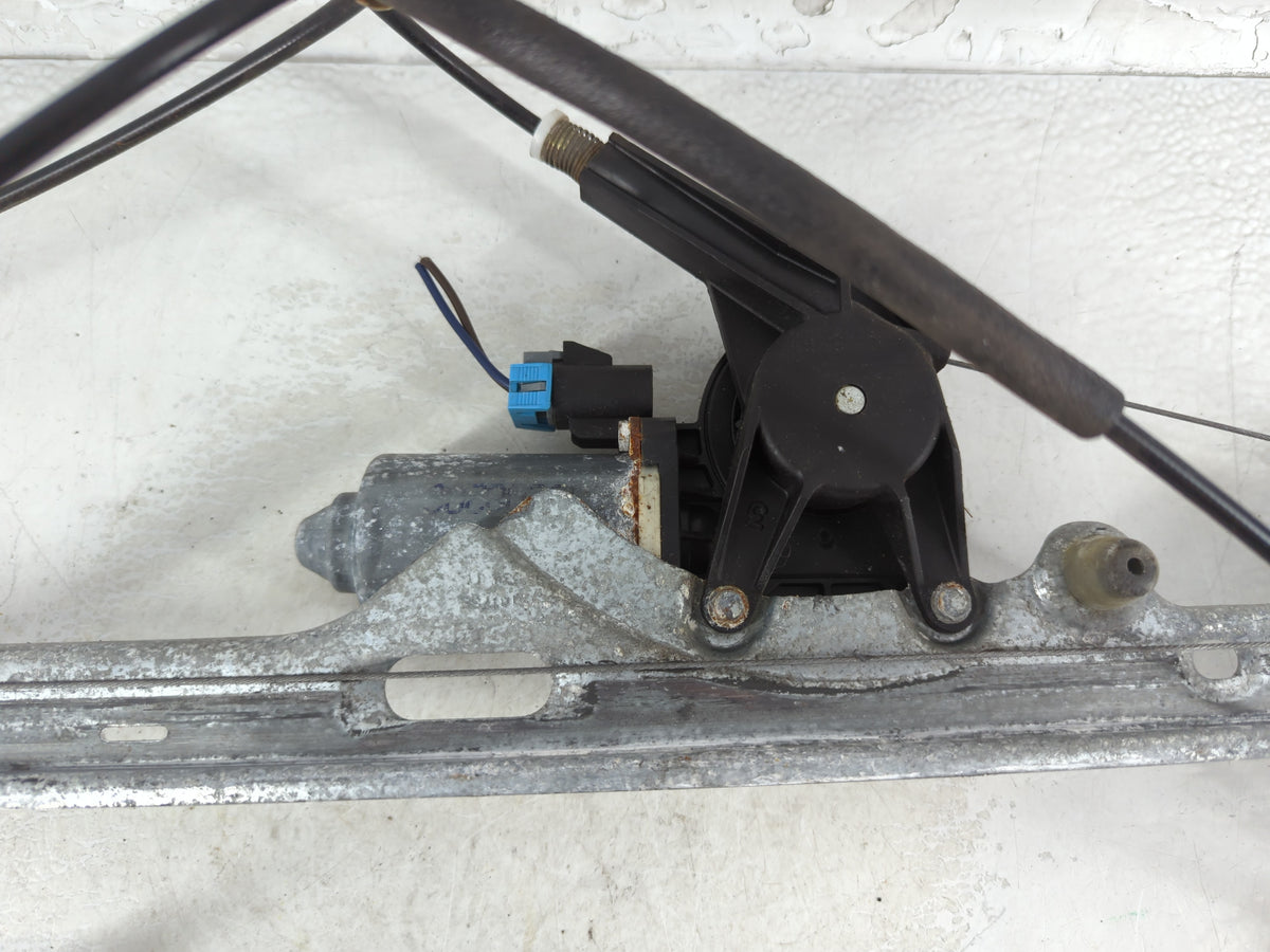 2002-2006 Cadillac Escalade Used Window Regulator Passenger Front - Oemusedautoparts1.com