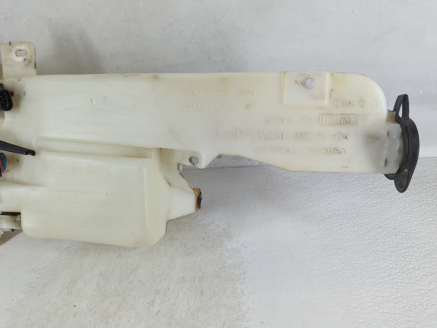 2002-2005 Cadillac Escalade Windshield Washer Fluid Reservoir Bottle Oem - Oemusedautoparts1.com