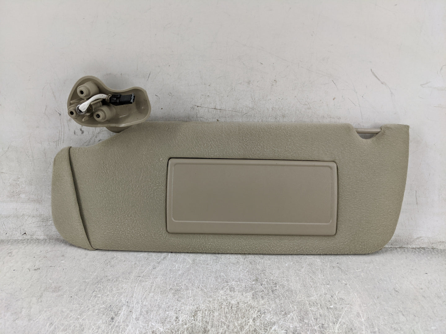 2003-2006 Cadillac Escalade Esv Sun Visor Shade Replacement Driver Left Mirror Fits Fits 2003 2004 2005 2006 OEM Used Auto P