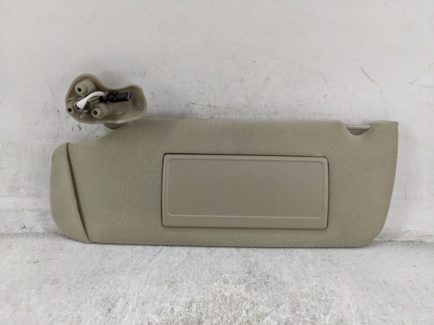 2003-2006 Cadillac Escalade Esv Sun Visor Shade Replacement Driver Left Mirror Fits Fits 2003 2004 2005 2006 OEM Used Auto P