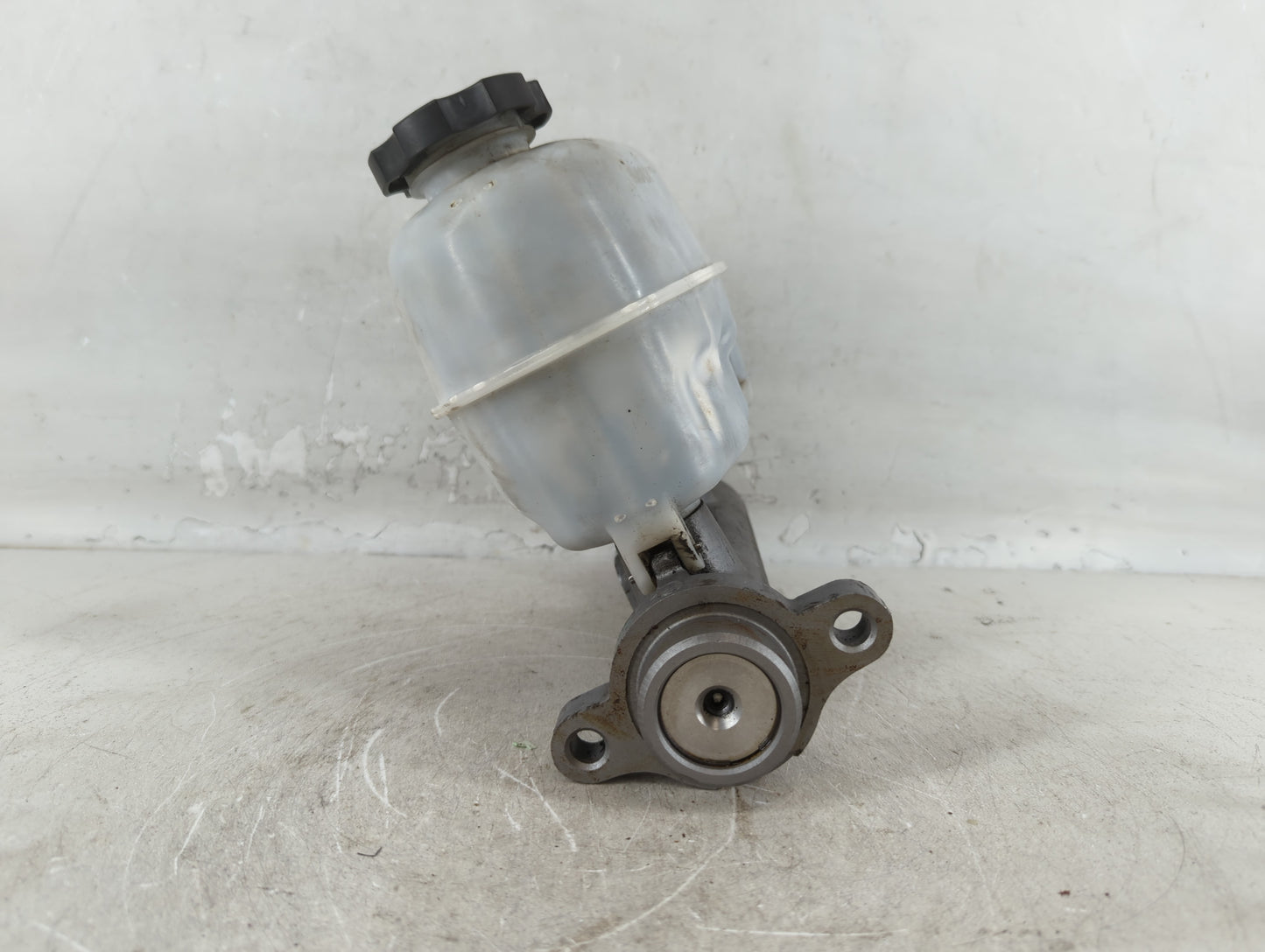 2003-2006 Cadillac Escalade Esv Brake Master Cylinder - Oemusedautoparts1.com
