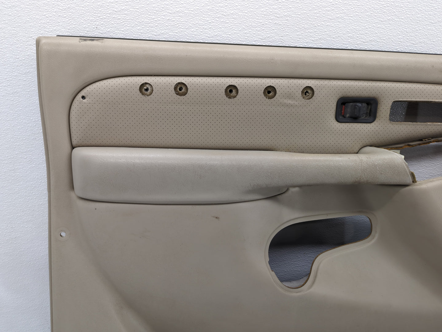 2004 Cadillac Escalade Esv Front Left Driver Interior Door Panel Trim - Oemusedautoparts1.com