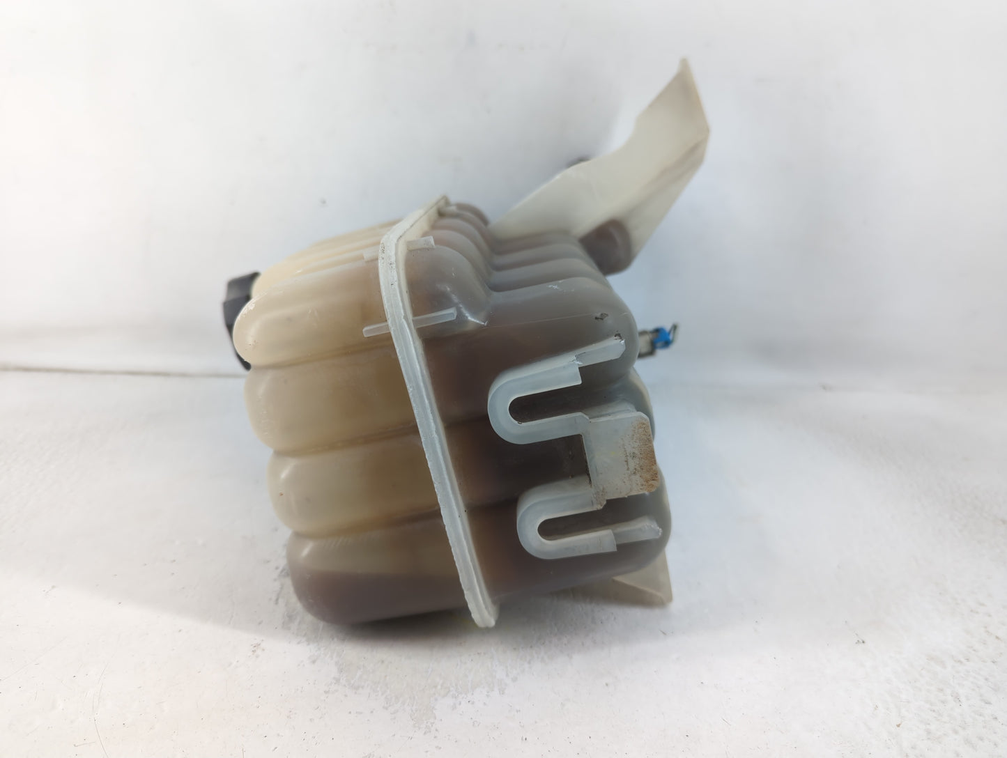 2003 Escalade Esv Radiator Coolant Overflow Expansion Tank Bottle - Oemusedautoparts1.com