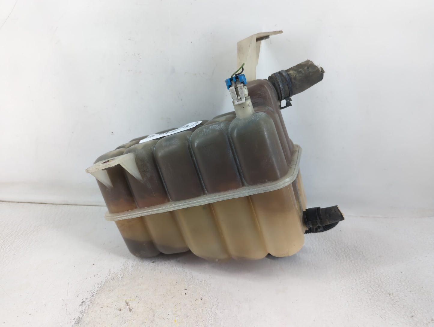2003 Escalade Esv Radiator Coolant Overflow Expansion Tank Bottle - Oemusedautoparts1.com