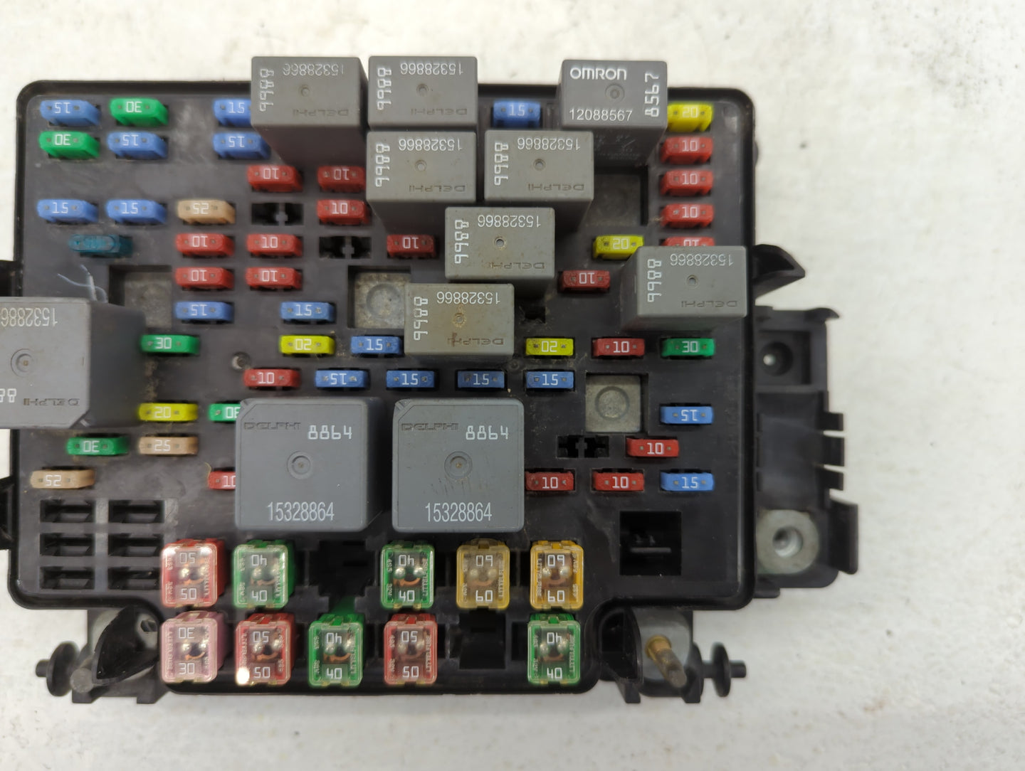 2003-2006 Cadillac Escalade Esv Fusebox Fuse Box Panel Relay Module P/N:15201930-02 Fits Fits 2003 2004 2005 2006 OEM Used A